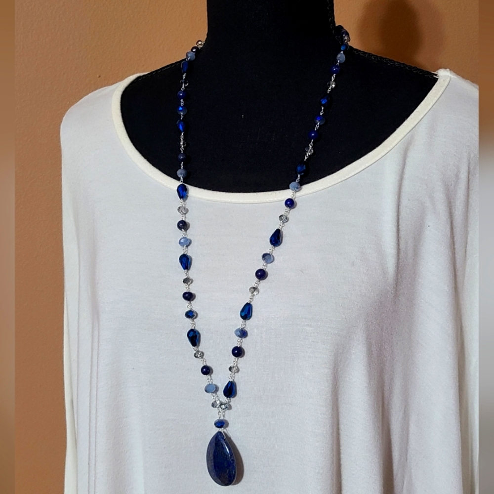 Fashion Blue Stone Necklace 17 1/2" Resembles Lapis Lazuli